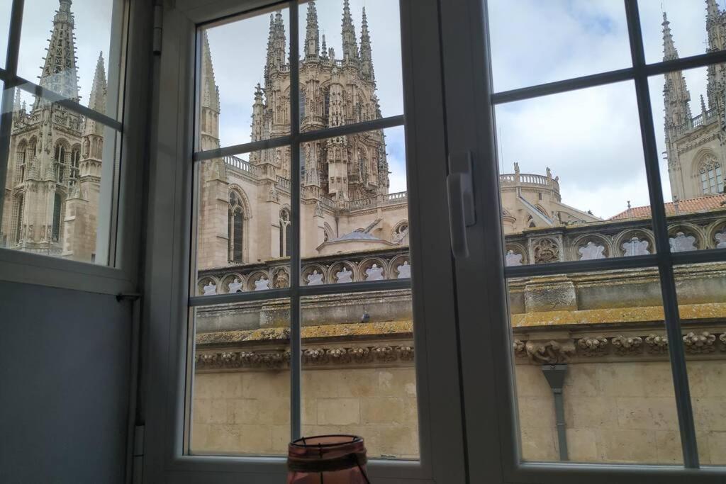 Buhardilla Con Vistas A La Catedral Apartment Burgos Luaran gambar