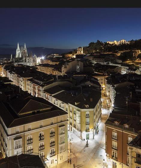 Buhardilla Con Vistas A La Catedral Apartment Burgos Luaran gambar